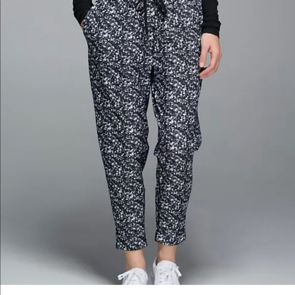 Sold Lululemon Crop Sequin Shimmy Shimmer Pants - Picture 2 of 8